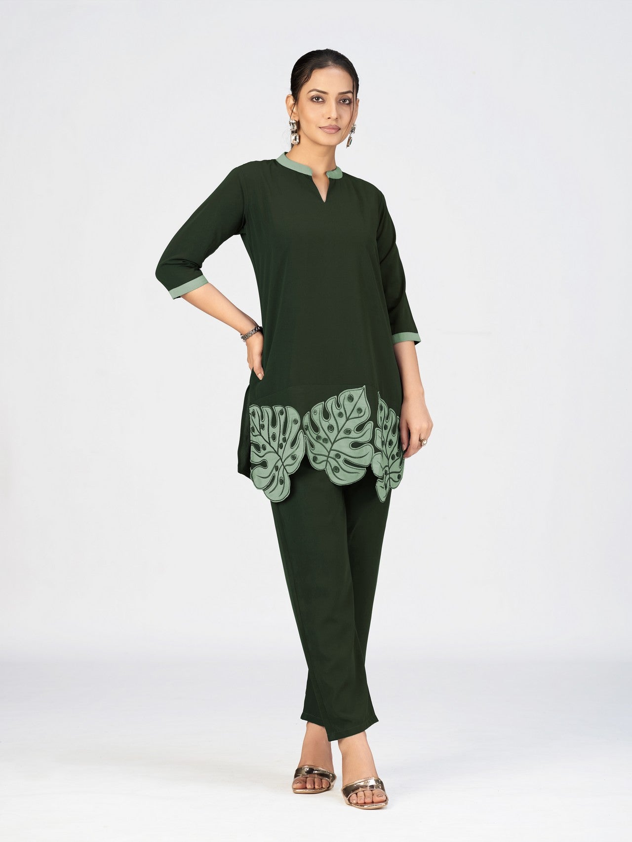 Deep Plum Leaf Appliqué Kurta Set – Imported fabric