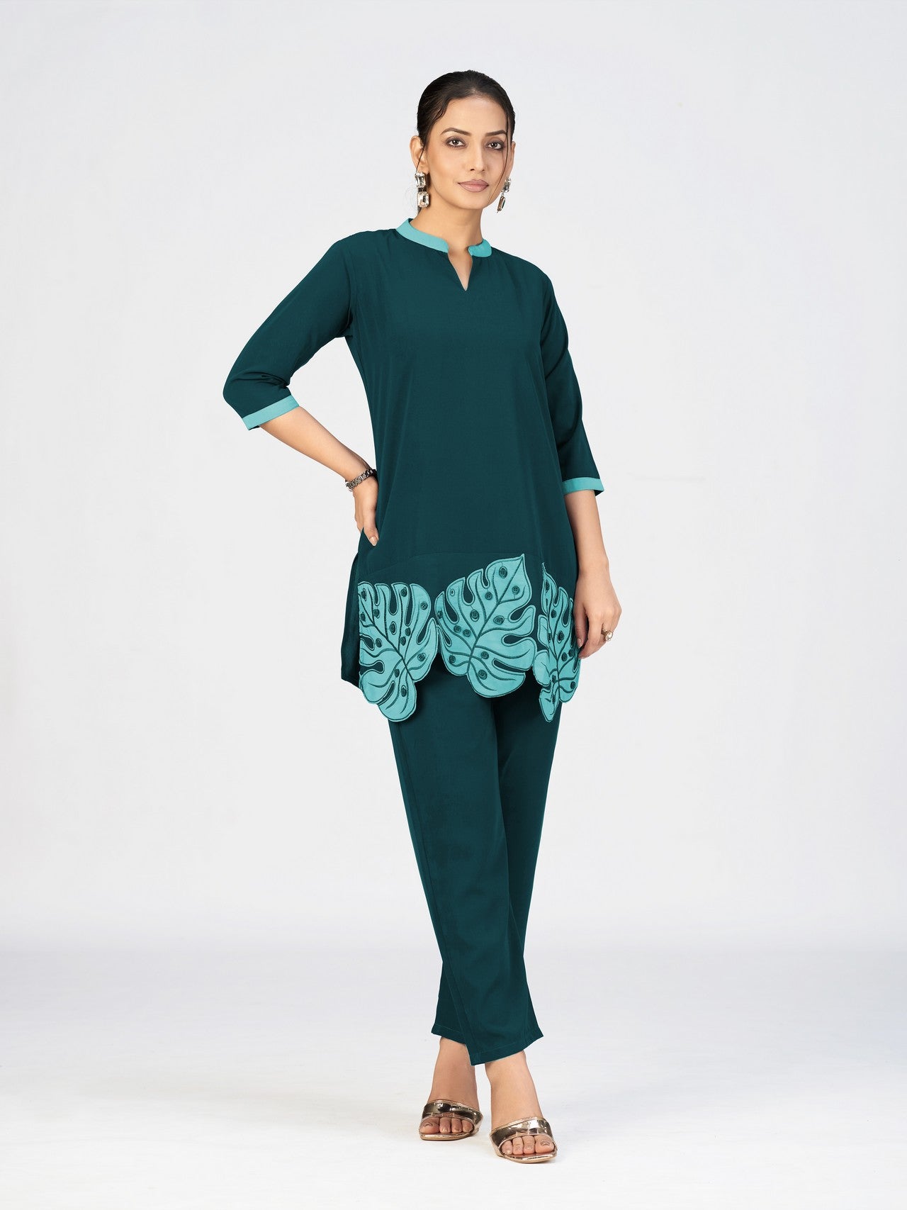 Deep Plum Leaf Appliqué Kurta Set – Imported fabric